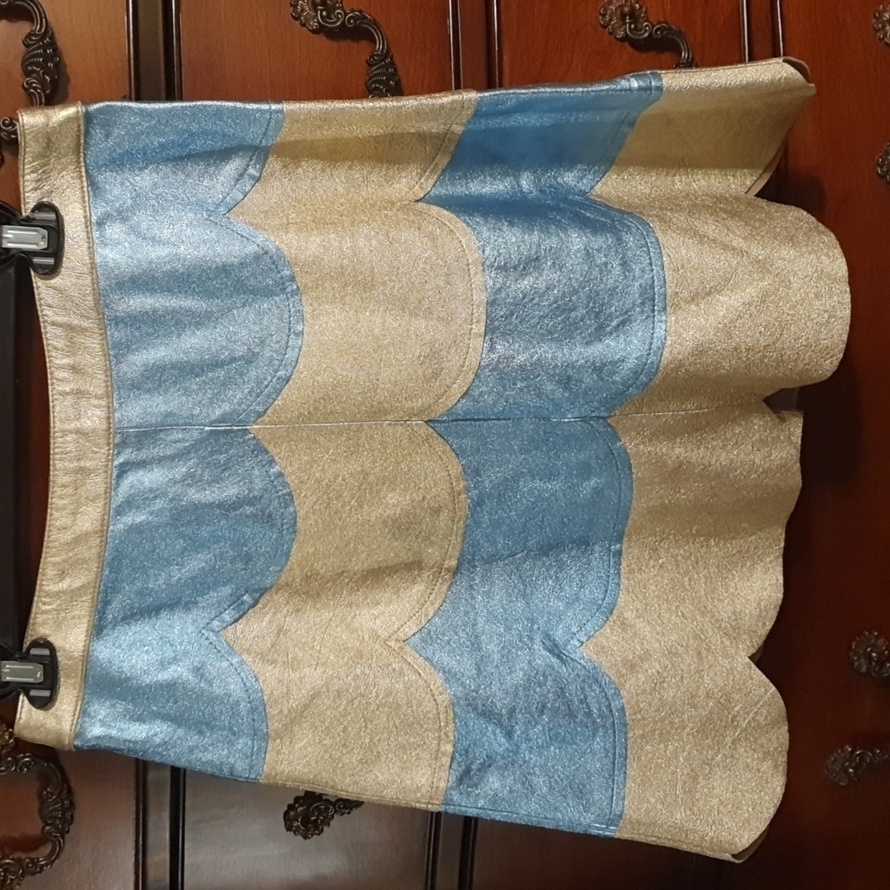 MARC JACOBS A Line Light Blue & Gold Scalloped Leather Skirt sz Small - Picture 5 of 6